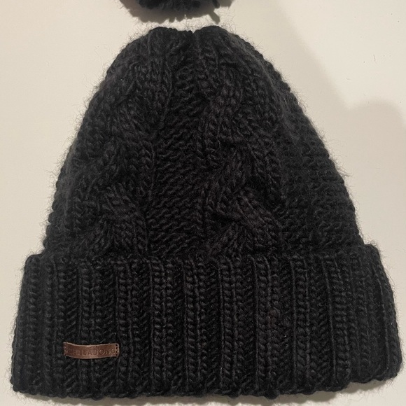 Billabong beanie! (Pom Pom is removable) - Picture 4 of 4